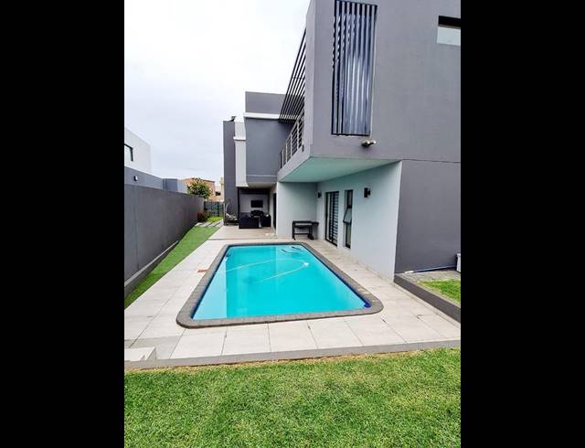 5 BEDROOM HOUSE FOR SALE IN GLEN MARAIS
